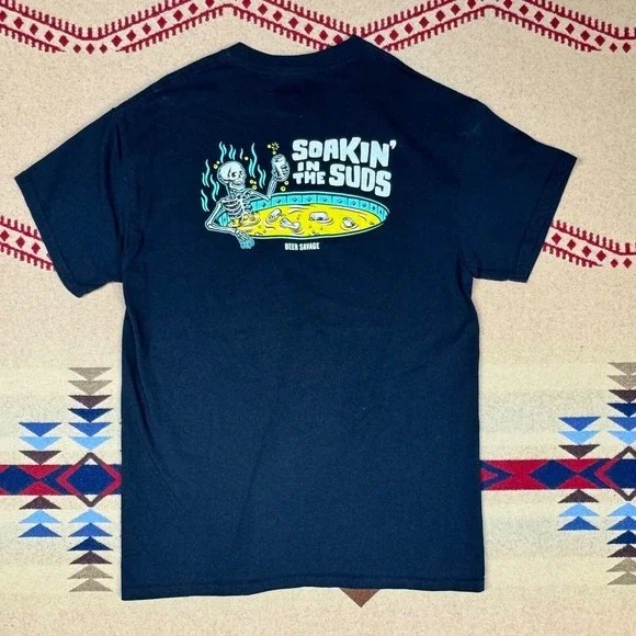 Beer Savage Beer Shirt Mens M Slim Fit Beer Bath Soakin in the Suds Black Crew - Picture 1 of 6